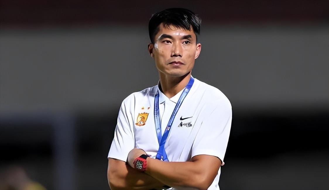 开云体育在线下载-喜讯！郑智如果想为青岛西海岸引进归化，这两位热门人选值得考虑