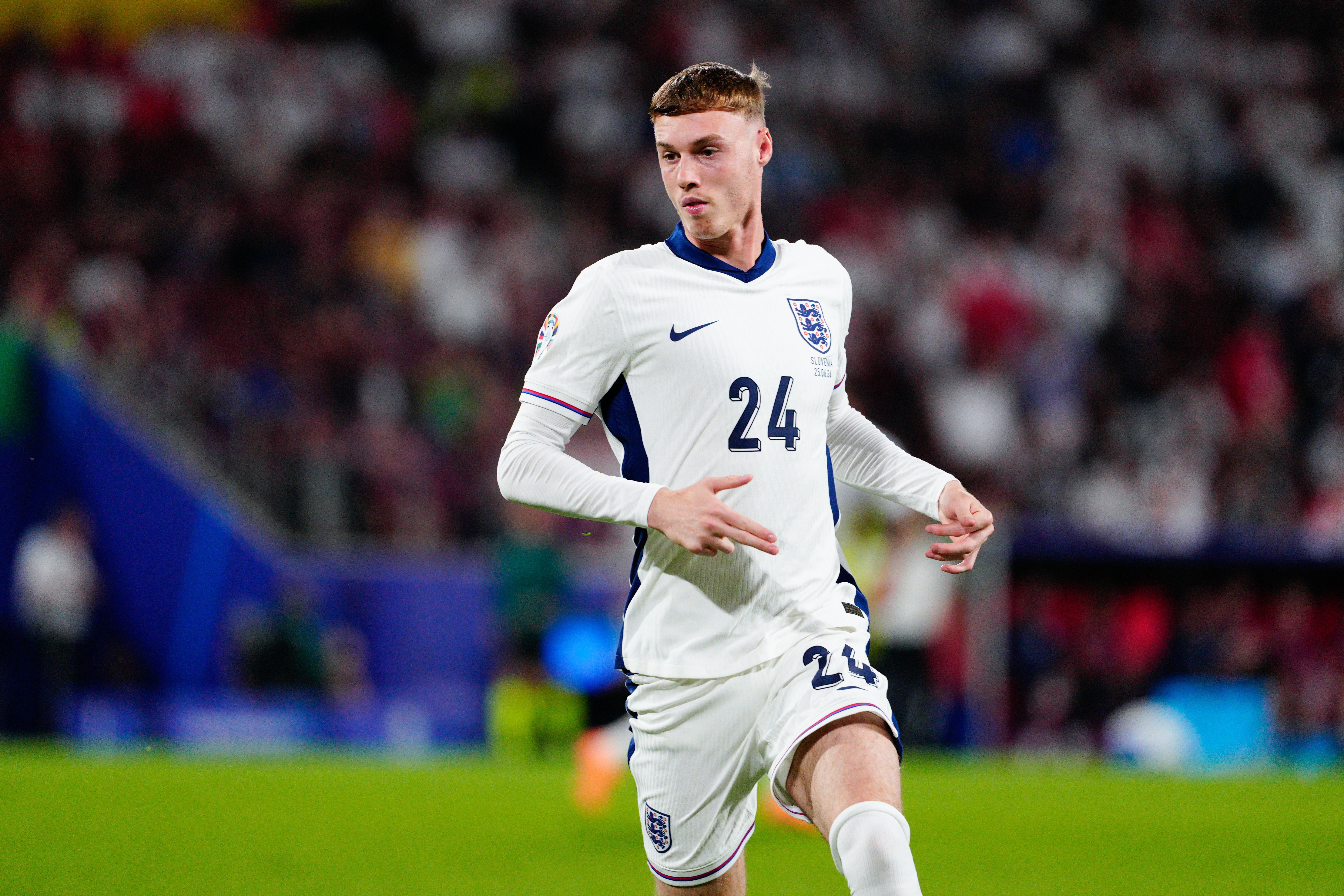 云开体育官网-英格兰爆冷0-1负日本，帕尔默遭批：丢球就该回追，他却突然减速